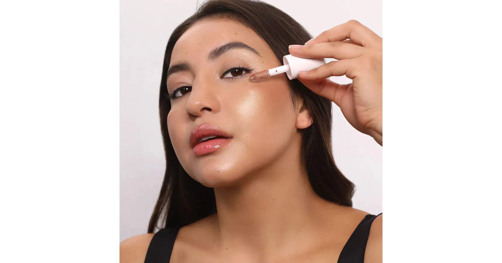 MOIRA Glow Show Liquid Highlighter - Golden Blend 0.15oz/4.3g