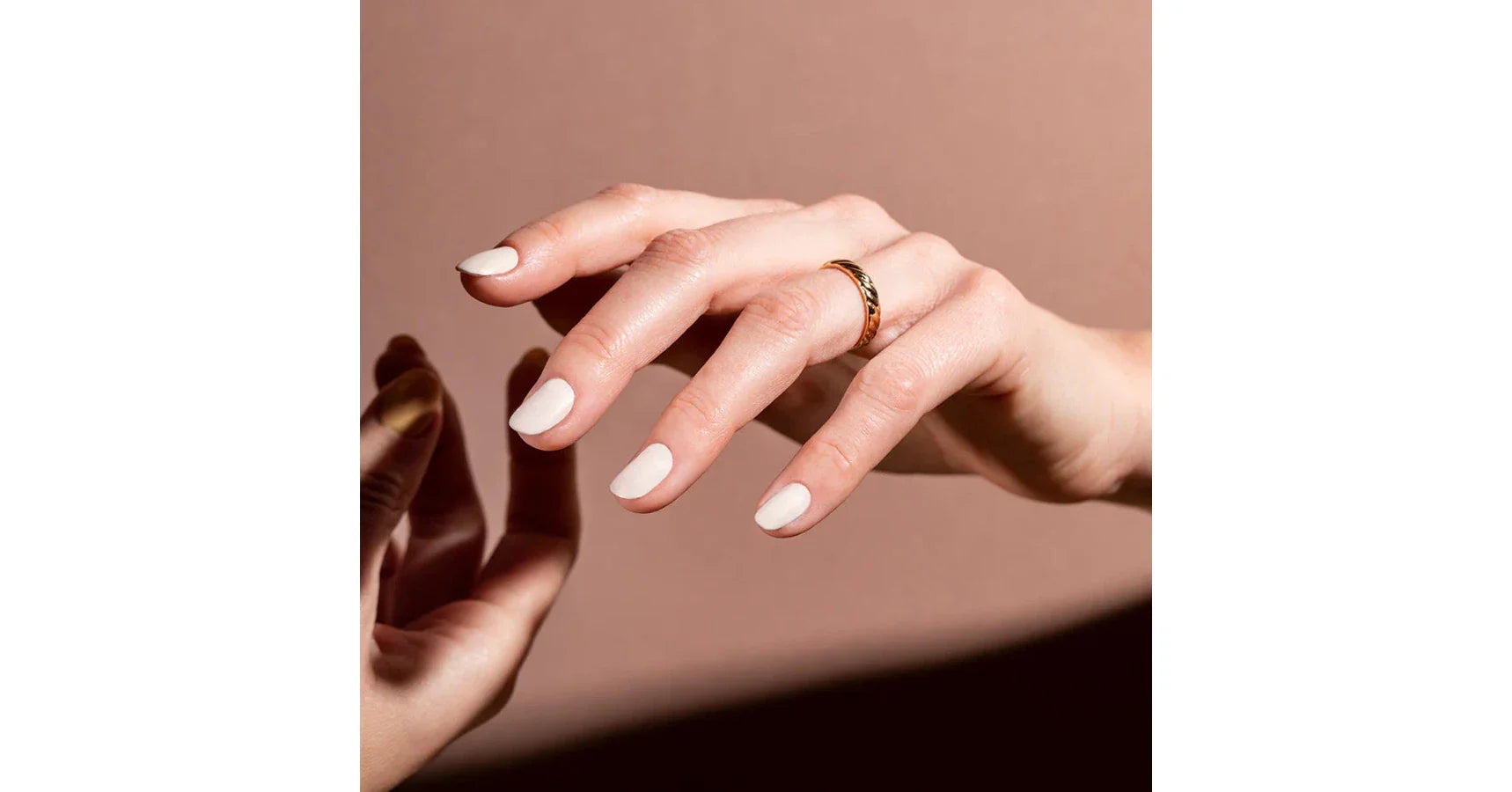 CND Vinylux - Keep An Opal Mind (0.5oz)